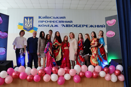 Святковий захід до Дня української жінки став ще однією нагодою сказати «дякуємо». Дякуємо нашим студенткам за креатив, викладачкам і майстриням — за терпіння, а всім жінкам України — за неймовірну силу духу.