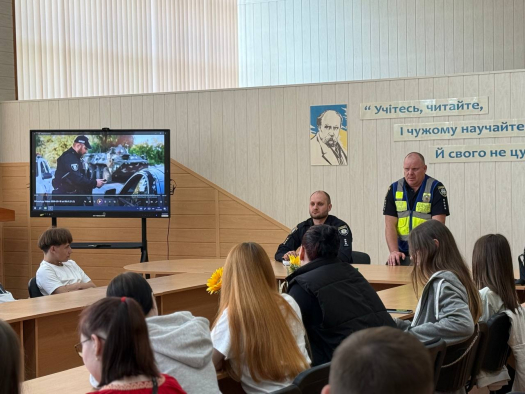 21 травня для студентів Київського професійного коледжу «ЛІВОБЕРЕЖНИЙ» було проведено важливий захід — профілактично-роз’яснювальну зустріч із представниками ювенальної поліції Дніпровського району міста Києва.