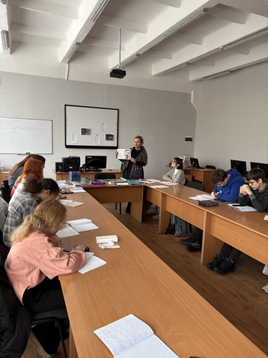 До Дня безпечного інтернету студенти групи 305 разом із майстром виробничого навчання Анастасією Прокопенко провели захід на тему &laquo;Я в інтернеті: відповідально та безпечно&raquo;.