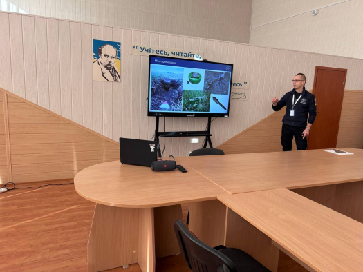 Безпека понад усе: Тренінг із мінної безпеки в коледжі «ЛІВОБЕРЕЖНИЙ»