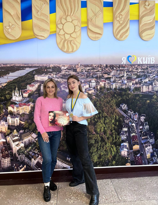 Здобувачка освіти групи 202 Кузьменко Дарія, з професії «Перукар (перукар-модельєр» посіла І місце відбірковому турі ХХVІІІ Чемпіонату  України СПТУ LVIV CUP (ONLINE)  в номінації: Сучасна салонна зачіска 