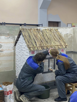 27 листопада у КПК «ЛІВОБЕРЕЖНИЙ» відбулось показове заняття виробничого навчання для наших майбутніх фахівців з професії «Штукатур, лицювальник-плиточник, маляр».