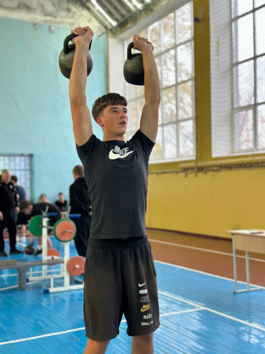 У Київському професійному коледжі ЛІВОБЕРЕЖНИЙ відбулося яскраве спортивне свято — «Богатирські ігри», присвячене випробуванню фізичної підготовки та командного духу студентів І курсу.