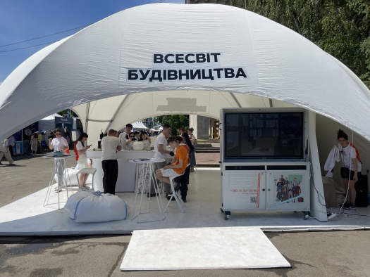 Студенти  Київського професійного коледжу «ЛІВОБЕРЕЖНИЙ» відвідали маштабну подію -  Фестиваль кар’єри у Національному експоцентрі України.  Фестиваль об’єднав молодь, роботодавців, заклади освіти та всіх, хто шукає свій професійний шлях!