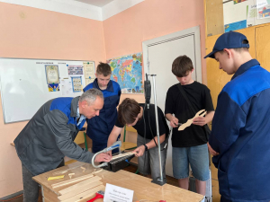 У межах профорієнтаційних заходів Київського професійного коледжу «ЛІВОБЕРЕЖНИЙ», 23 квітня 2025 року відбувся виїзний захід до спеціалізованої школи №224 Дніпровського району м. Києва